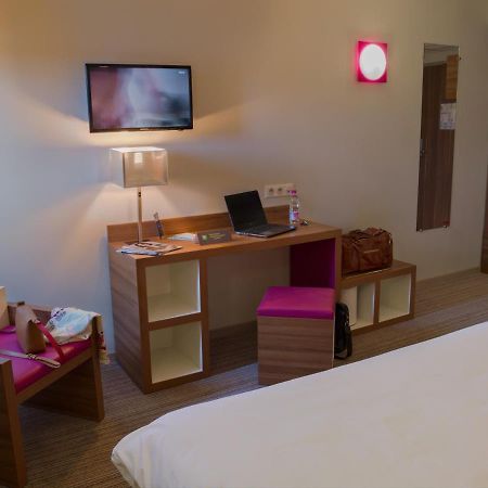 Ibis Styles Castres Hotel Castres  Exterior photo
